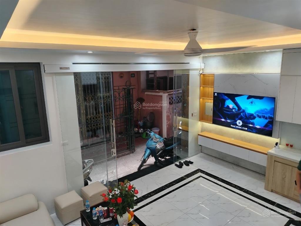 Hoa hậu phố tây sơn, thang máy xịn sò, nhà mới dân xây, ngõ thông, ô tô đỗ gần, dt 40m2*6t