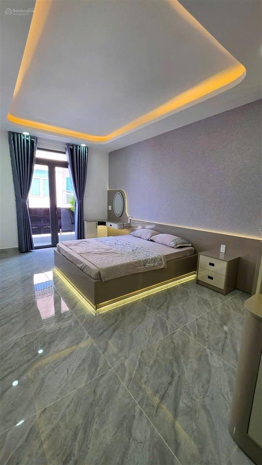 Khó tìm! nhà pháo đài láng, ô tô gần, thang máy xịn, ngõ nông, mới đẹp ở ngay, sân xe riêng, dt 40m