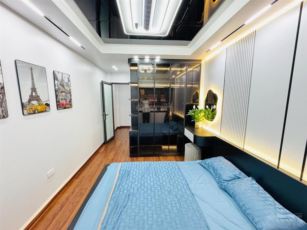 Hàng hiếm đường láng ngõ ba gác, nhà mới xây, dt 39m2*5tầng. cách ô tô chỉ 30m
