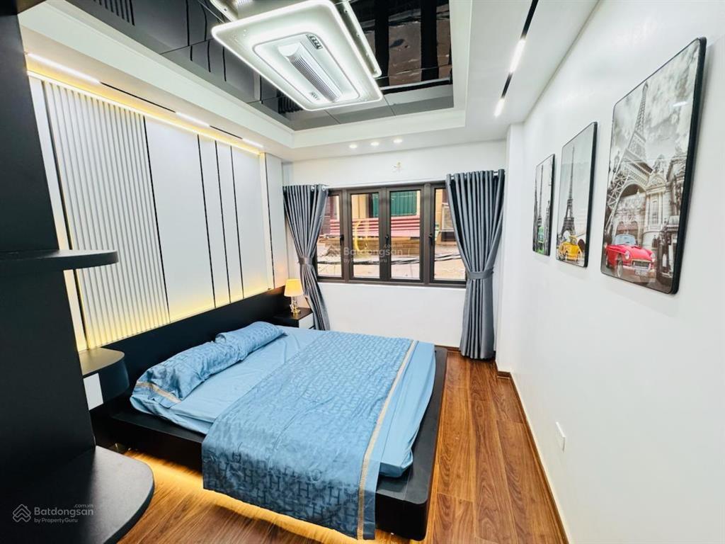 Hàng hiếm đường láng ngõ ba gác, nhà mới xây, dt 39m2*5tầng. cách ô tô chỉ 30m