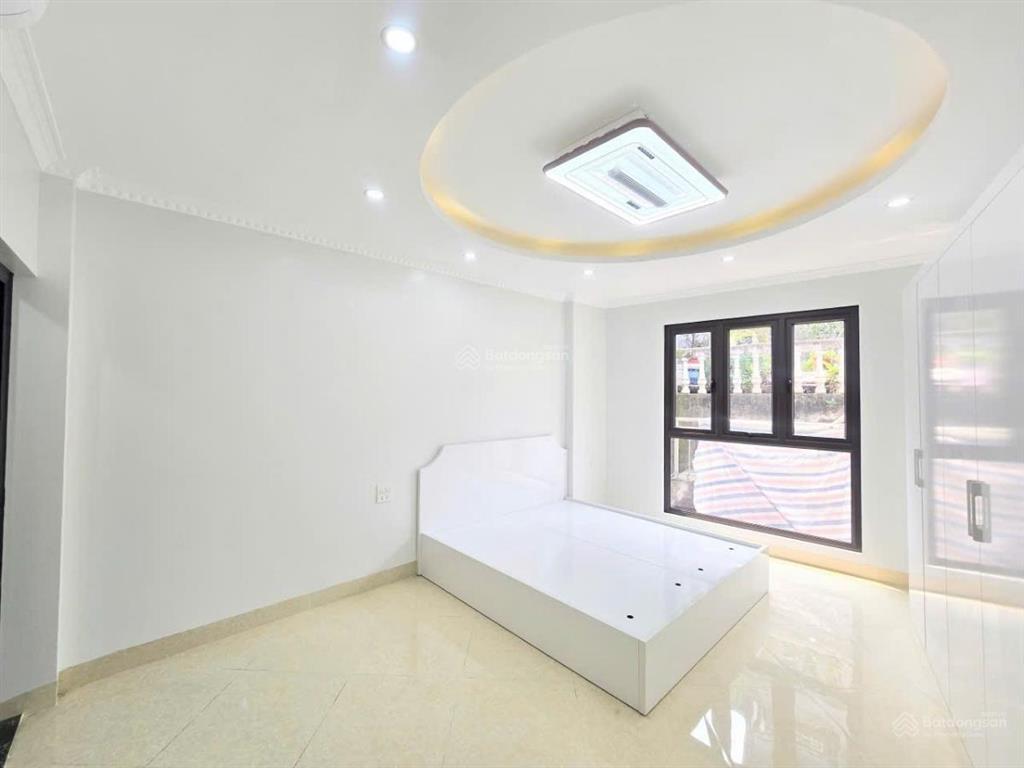 Siêu hiếm phố hoàng cầu nhà mới full nội thất ở ngay, cách ô tô 50m,, dt 42m2 * 6 tầng thang máy
