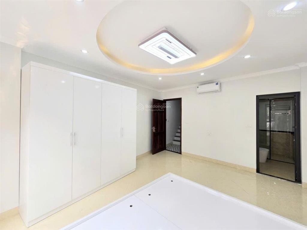 Siêu hiếm phố hoàng cầu nhà mới full nội thất ở ngay, cách ô tô 50m,, dt 42m2 * 6 tầng thang máy