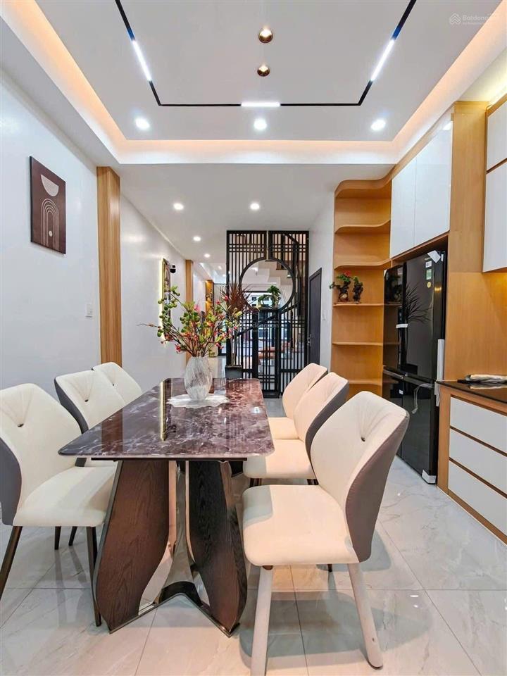 Siêu phẩm phố láng hạ, nhà lô góc thoáng, mới full nội thất, ngõ thông cách ô tô 30m, dt 40m2 * 6t