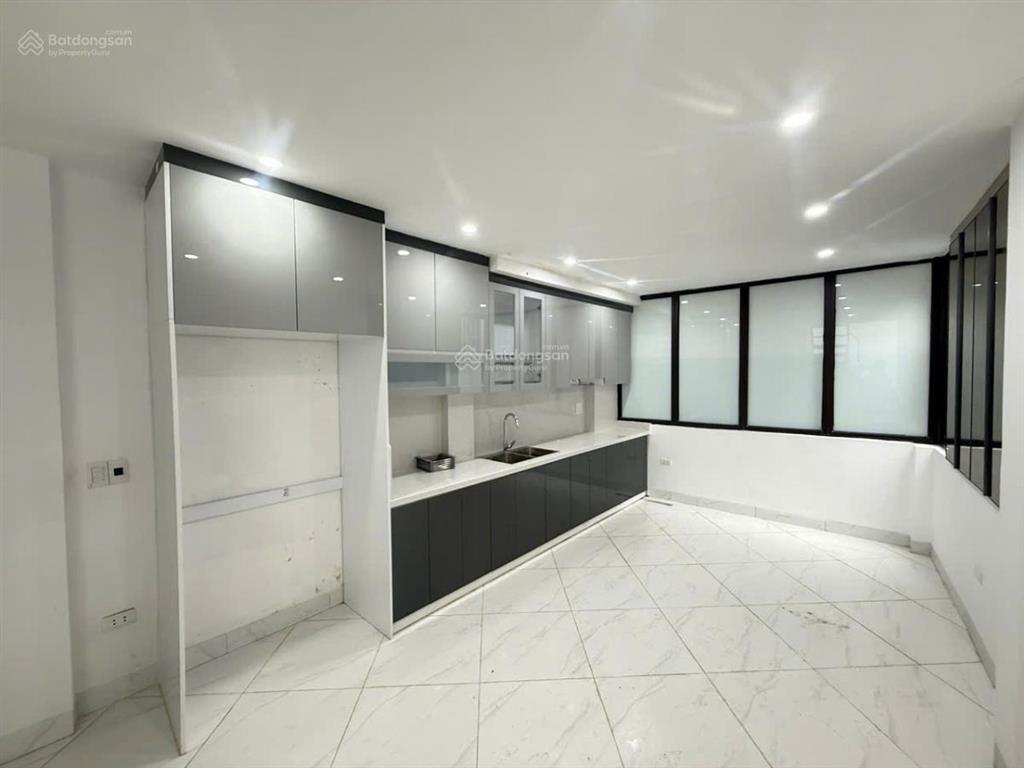 Hoa hậu phố tây sơn, thang máy xịn sò, nhà mới dân xây, ngõ thông, ô tô đỗ gần, dt 36m2*5