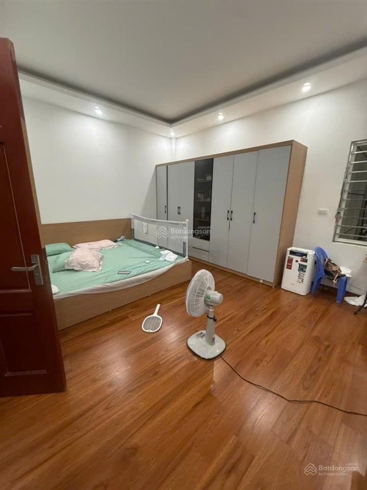 Hoa hậu phố hoàng cầu nhà 2 mặt thoáng mới xây ngõ thông xe 3 gác dt 36m5t nội thất xịn sò