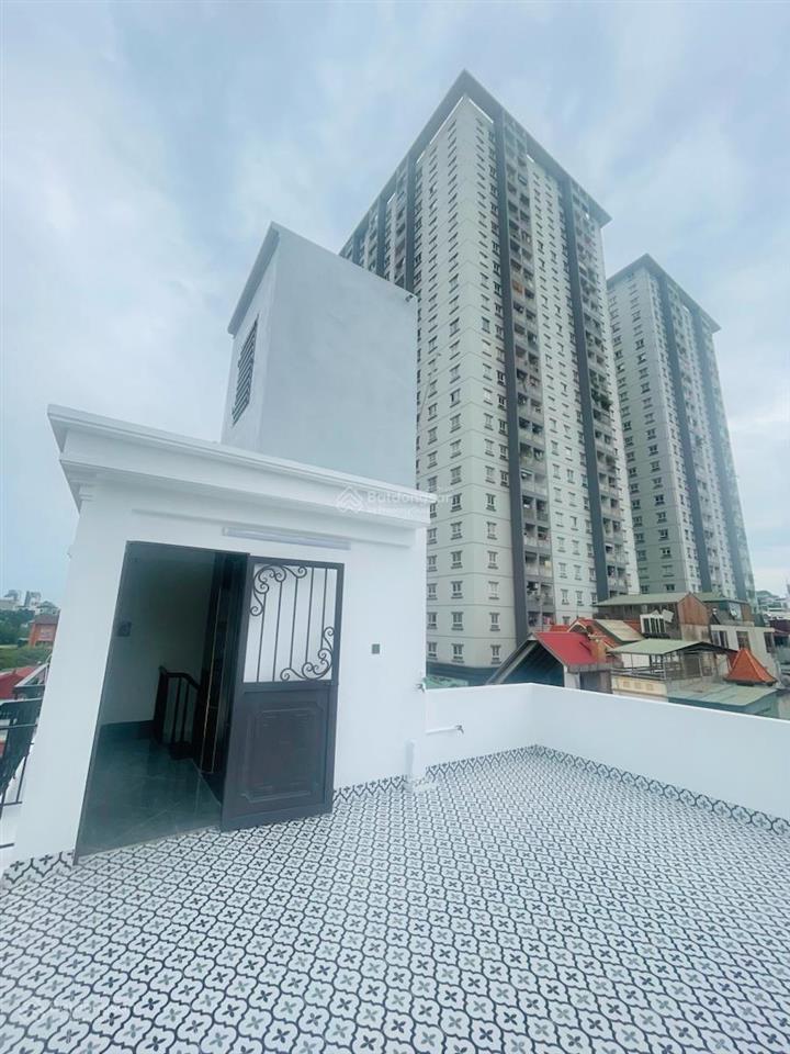 Siêu hiếm phố thái hà ,nhà mới ,cách đường thái hà 20m ngõ 3.5m 6 tầng thang máy không có căn thứ2