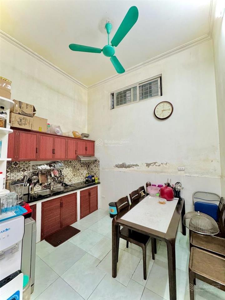 Siêu phẩm phố hoàng cầu nhà thoáng nở hậu, ngõ nông cách ô tô 20m nhà mới dân xây dt 37*4t