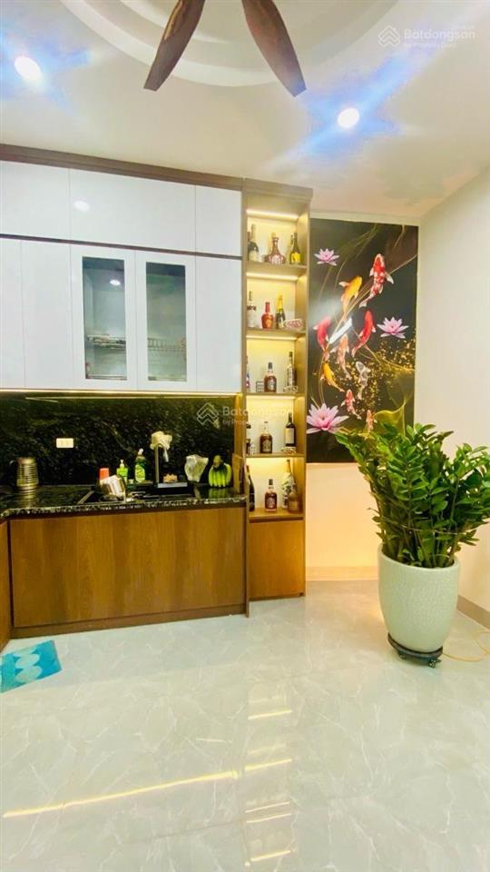 Siêu hiếm nhà đẹp phố thịnh quang nhà 2 thoáng ngõ 3 gác ,cách ô tô 30m ,nhà mới khung cột chắc
