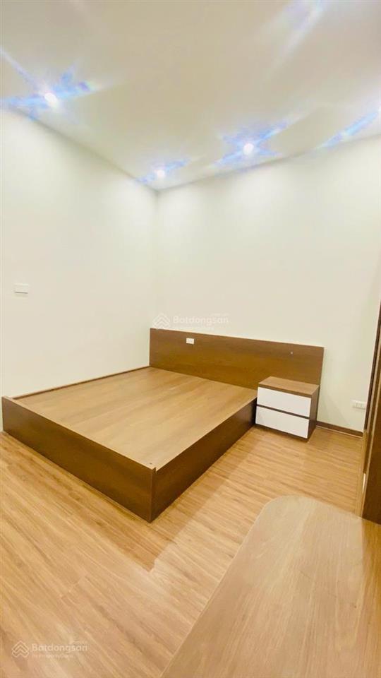 Siêu hiếm nhà đẹp phố thịnh quang nhà 2 thoáng ngõ 3 gác ,cách ô tô 30m ,nhà mới khung cột chắc