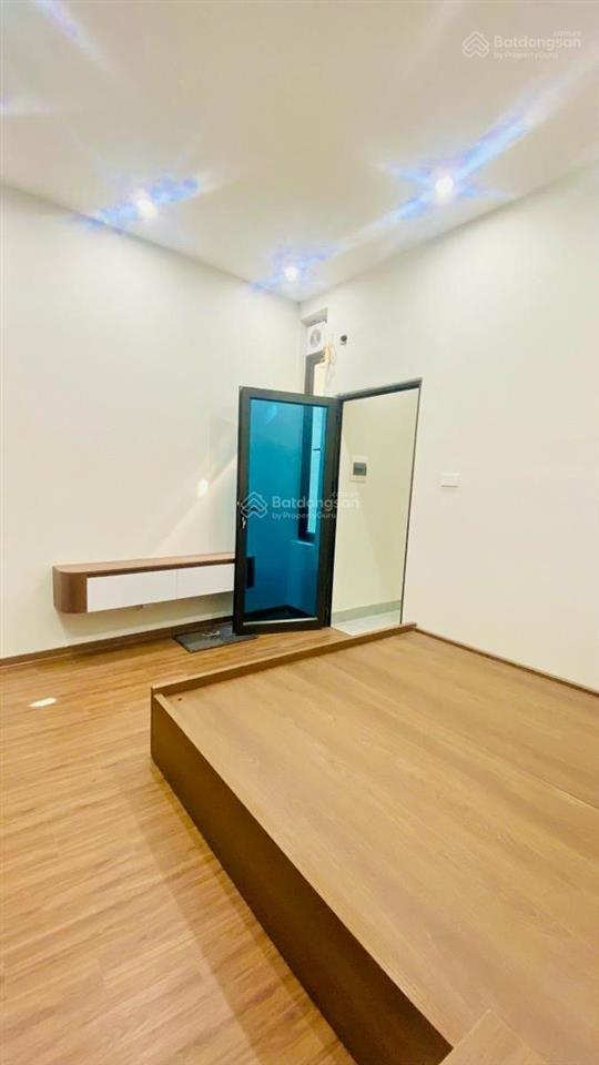 Siêu hiếm nhà đẹp phố thịnh quang nhà 2 thoáng ngõ 3 gác ,cách ô tô 30m ,nhà mới khung cột chắc