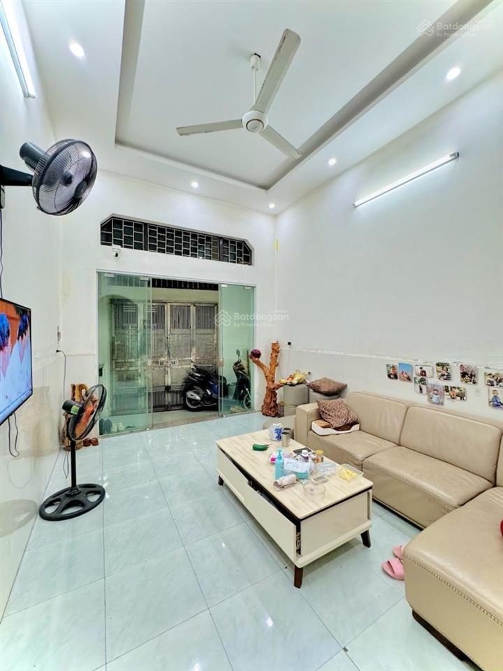 Siêu phẩm mới ra lò phố thịnh quang nhà mới nội thất đấy đủ ,ngõ thông cách ô tô 30m 38m*5t