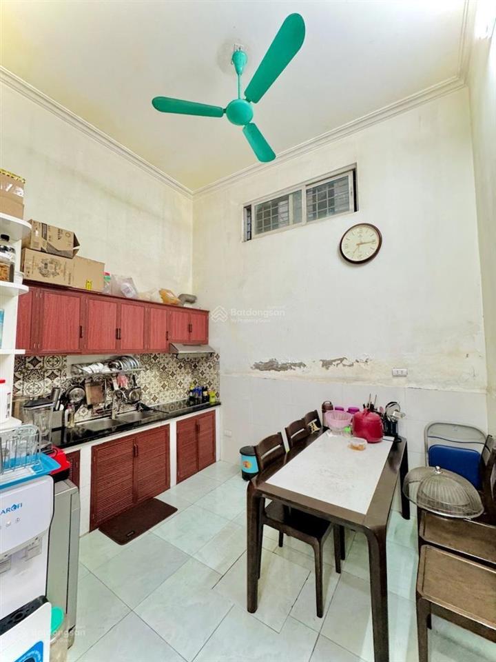 Siêu phẩm mới ra lò phố thịnh quang nhà mới nội thất đấy đủ ,ngõ thông cách ô tô 30m 38m*5t