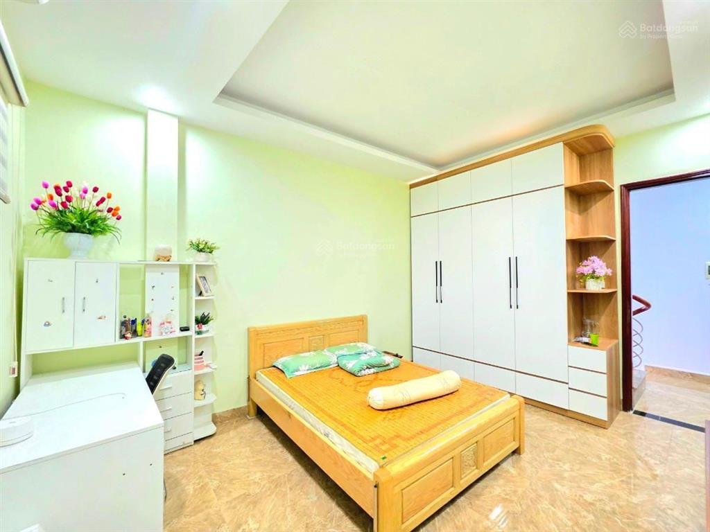 Hàng hiếm phố thịnh quang, nhà mới ngõ thông, 2 thoáng cách ô tô 25m dt 42m*5t