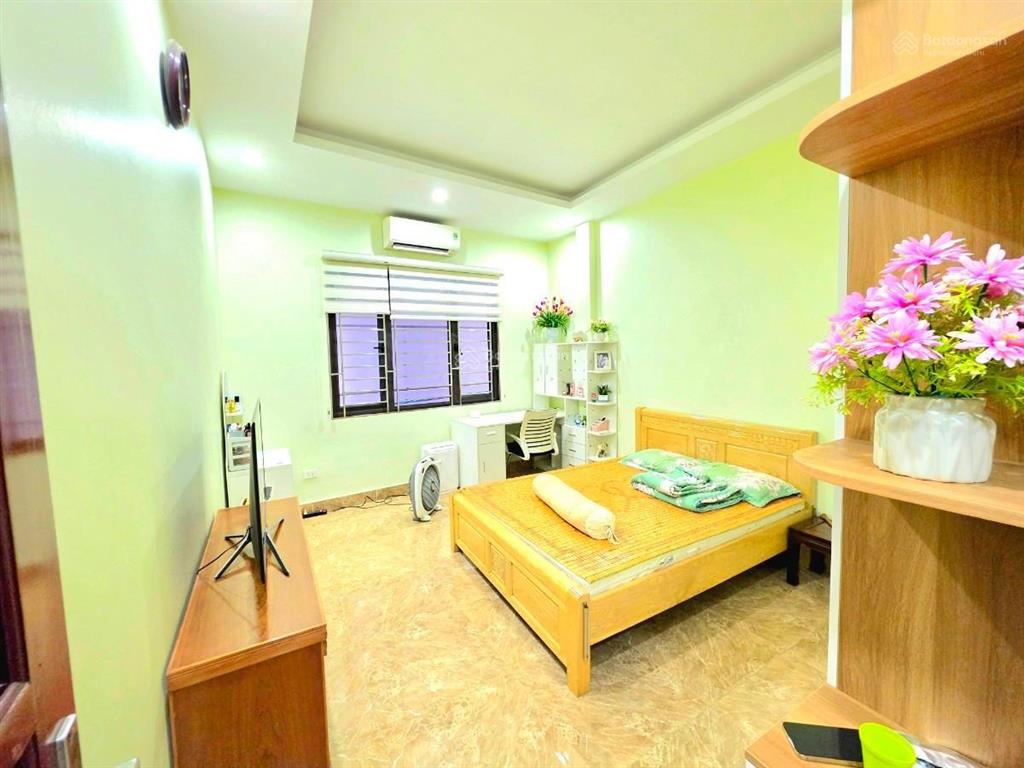 Hàng hiếm phố thịnh quang, nhà mới ngõ thông, 2 thoáng cách ô tô 25m dt 42m*5t