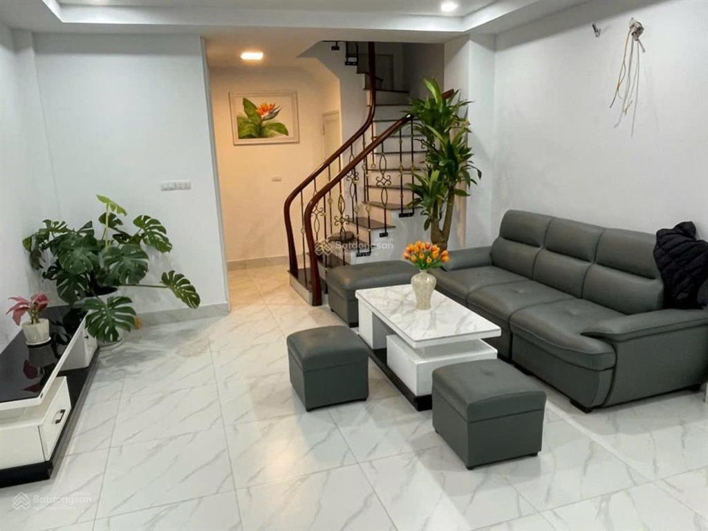 Mới ra lò hiếm phố pháo đài láng nhà đẹp dân xây chắc chắn, thoáng sáng cách ô tô 25m, nội thất đủ