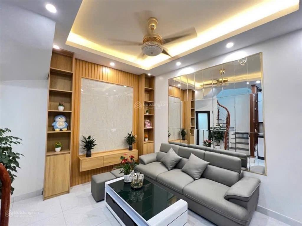Quá hời cho người mua nhà, căn 42m2*5t phố tây sơn siêu vip mà giá chỉ nhỉnh 8 tỷ, nhà đẹp mới