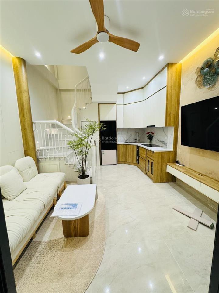 Khó tìm nhà phố tôn đức thắng, nhà mới cách ô tô 30m, nội thất đấy đủ ko quy hoạch dt 43m2*5t