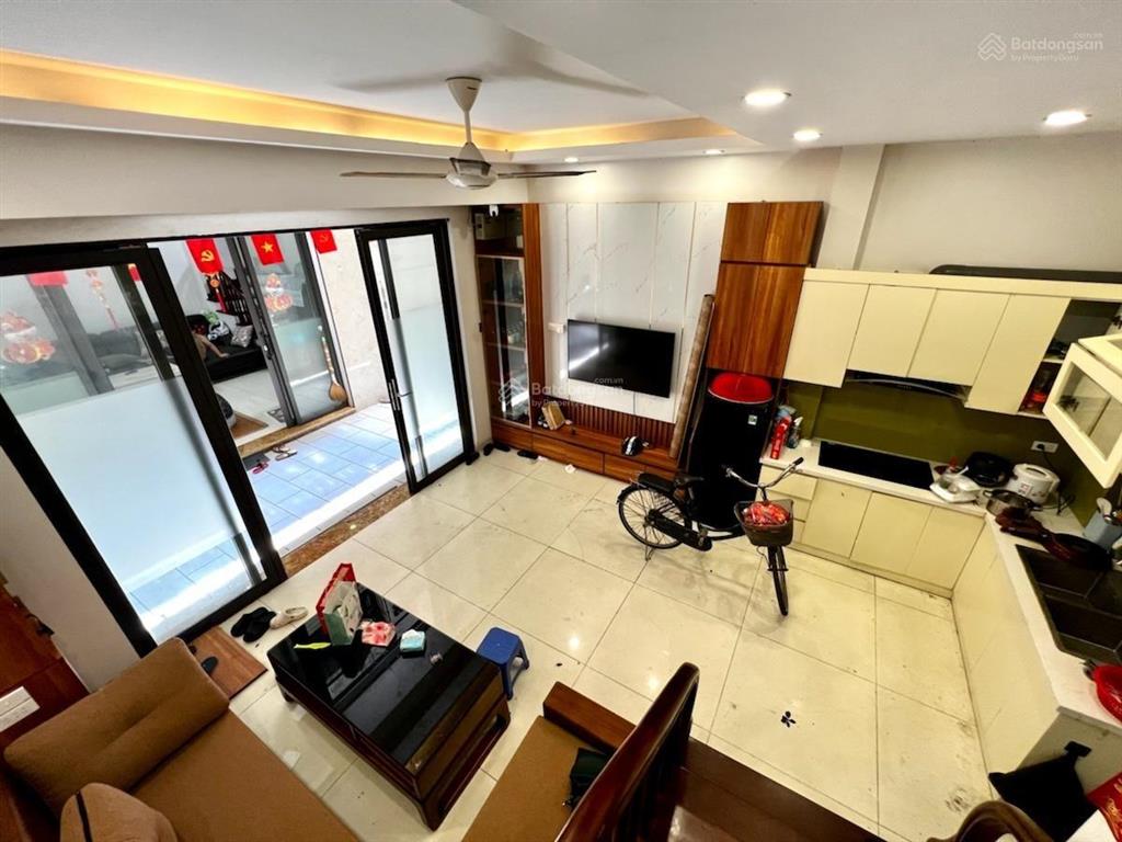 Hot chủ cần tiền bán gấp hạ chào 600tr cho căn 42m2*5t phố pháo đài láng, nhà mới ngõ thông