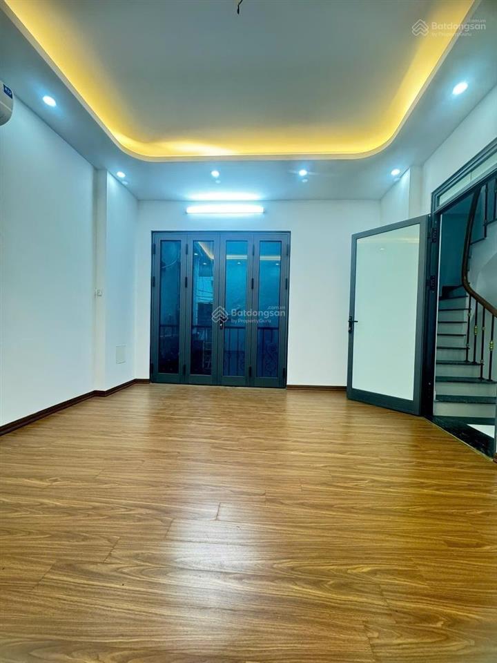 Cực hiếm nhà đẹp phố huỳnh thúc kháng, nhà mới dân xây 2 năm, ngõ nông, ko quy hoạch, ko lỗi lầm