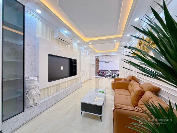 Giảm sốc 600tr cho căn 42m²*4t nhà phố hoàng cầu. nhà dân xây khung cột chắc chắn ngõ nông