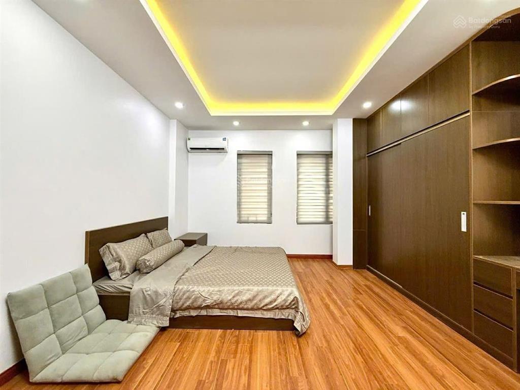 Khó tìm nhà phố yên lãng, nhà đẹp ko quy hoạch ngõ nông thông tứ tung mt rộng 4.2 dt 43m2*5t