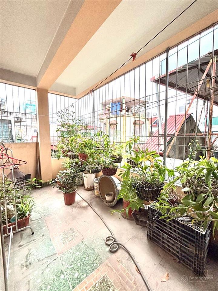 Cực hiếm nhà đẹp về ở ngay phố hào nam, nhà dân xây chắc chắn ngõ nông cách oto 30m dt 45m*5t