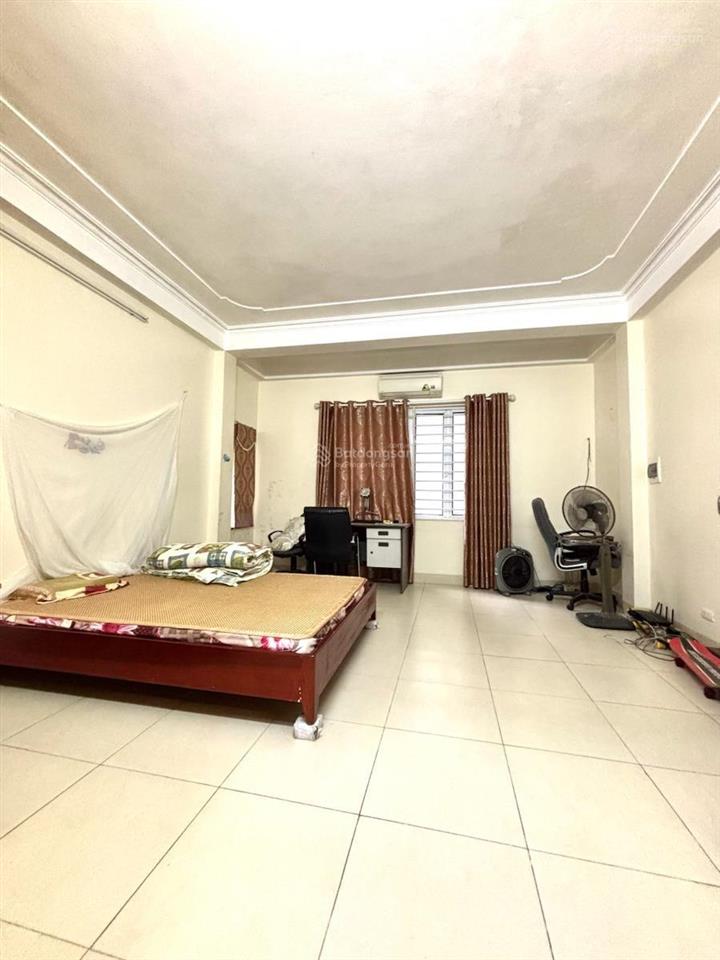 Cực hiếm nhà đẹp về ở ngay phố hào nam, nhà dân xây chắc chắn ngõ nông cách oto 30m dt 45m*5t