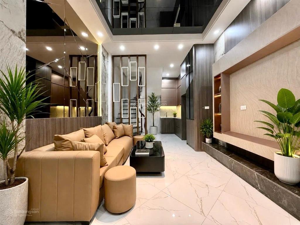 Khó tìm nhà đẹp siêu thoáng, mới xây, thang máy xịn sò, ngõ nông, ko quy hoạch phố pháo đài láng