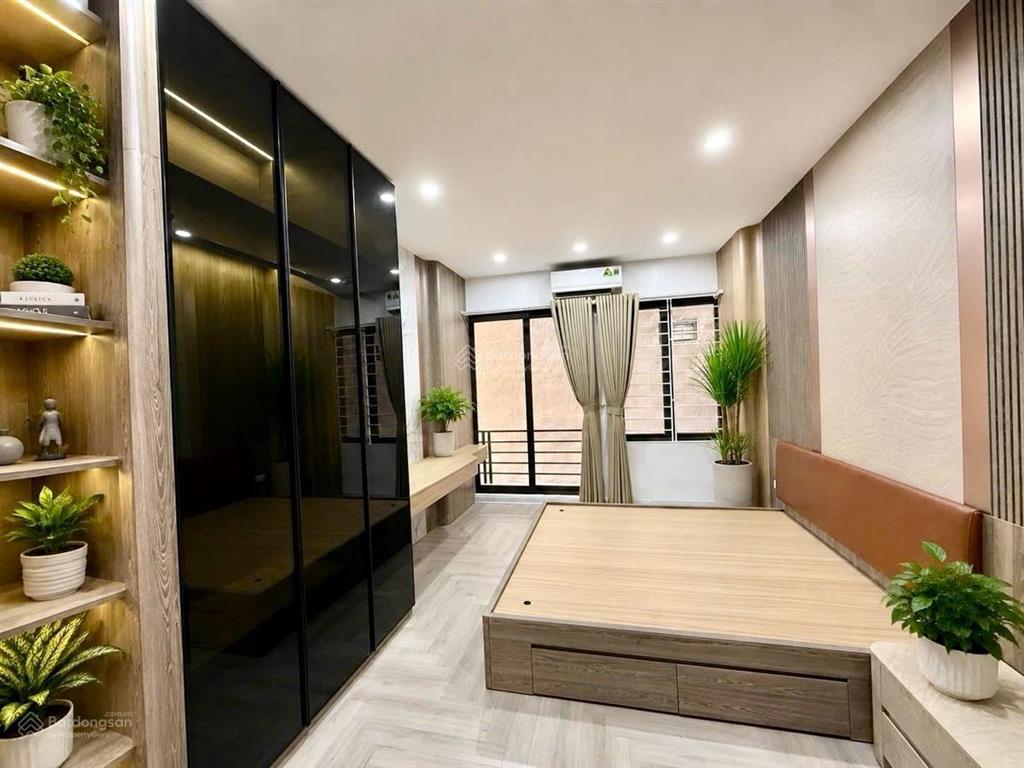 Khó tìm nhà đẹp siêu thoáng, mới xây, thang máy xịn sò, ngõ nông, ko quy hoạch phố pháo đài láng