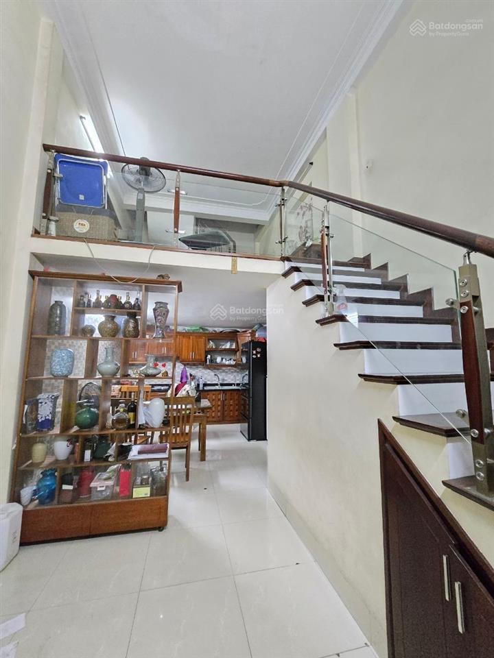 Có 102 nhà phố tôn đức thắng, nhà mới nội thất đầy đủ, ngõ nông ko quy hoạch, ko lỗi lầm 40m2*5t