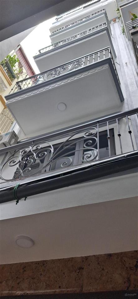 Nhà siêu vip 6 tầng thang máy ngõ to 3m thông tứ tung, nội thất đấy đủ, ko quy hoạch phố láng hạ