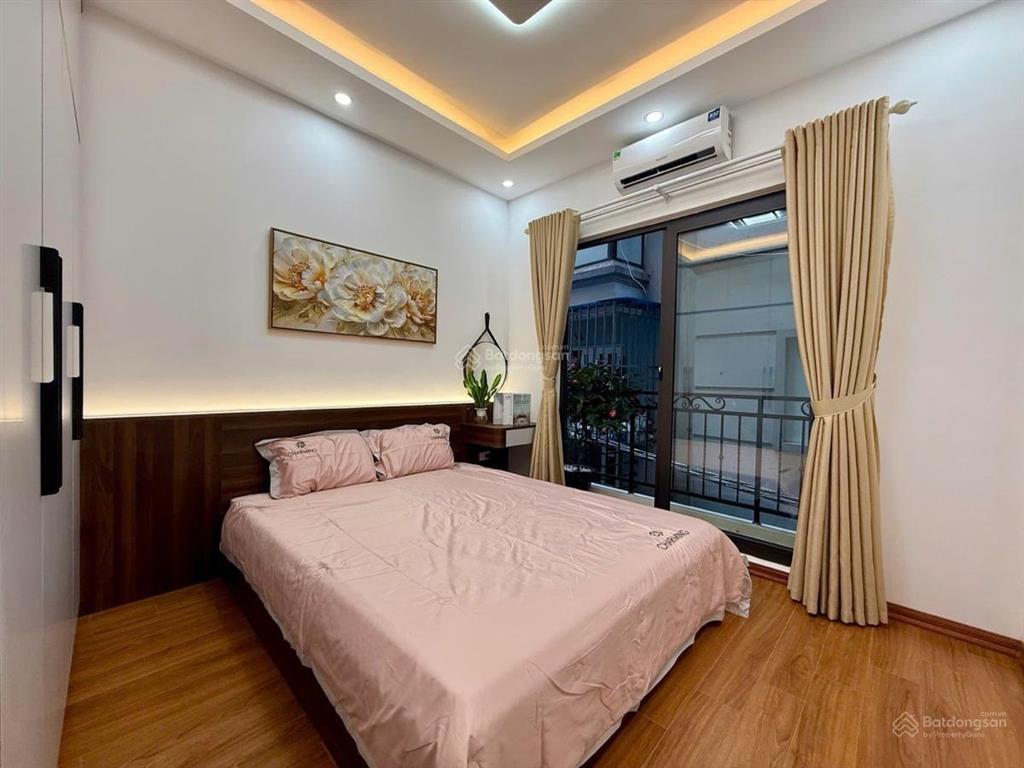 Nhà siêu vip 6 tầng thang máy ngõ to 3m thông tứ tung, nội thất đấy đủ, ko quy hoạch phố láng hạ