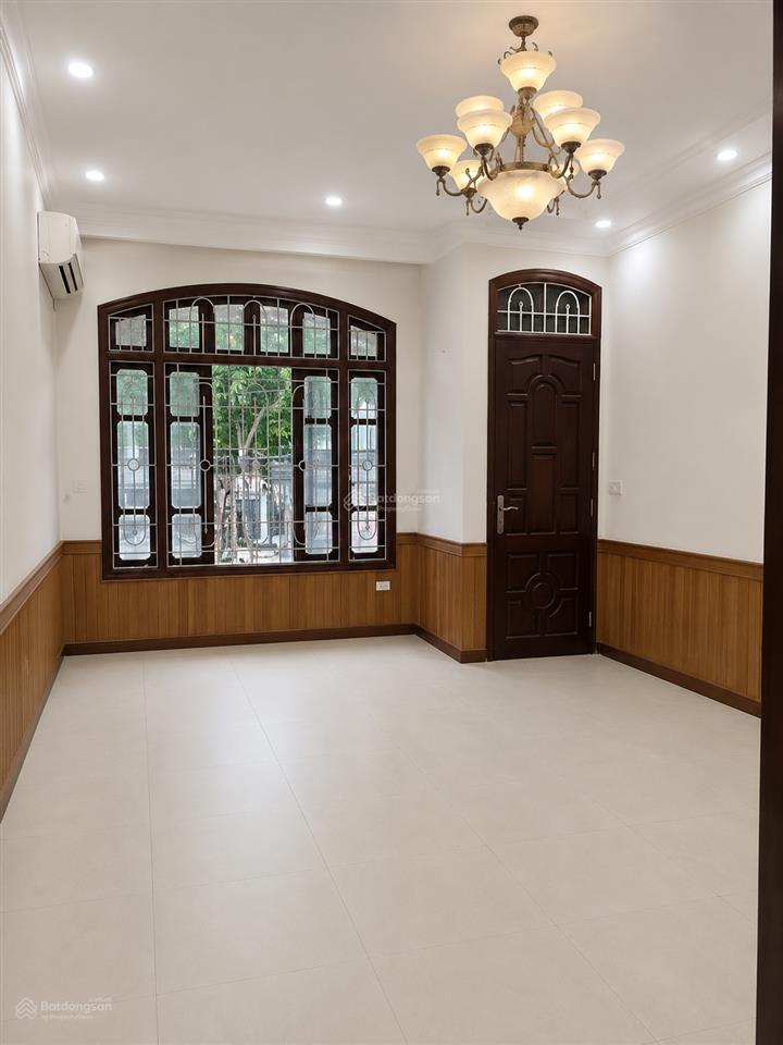Bán nhà phố nguyễn ngọc vũ 66m x 5 tầng mt 4.2m view công viên k/d vỉa hè ô tô tránh 32 tỷ