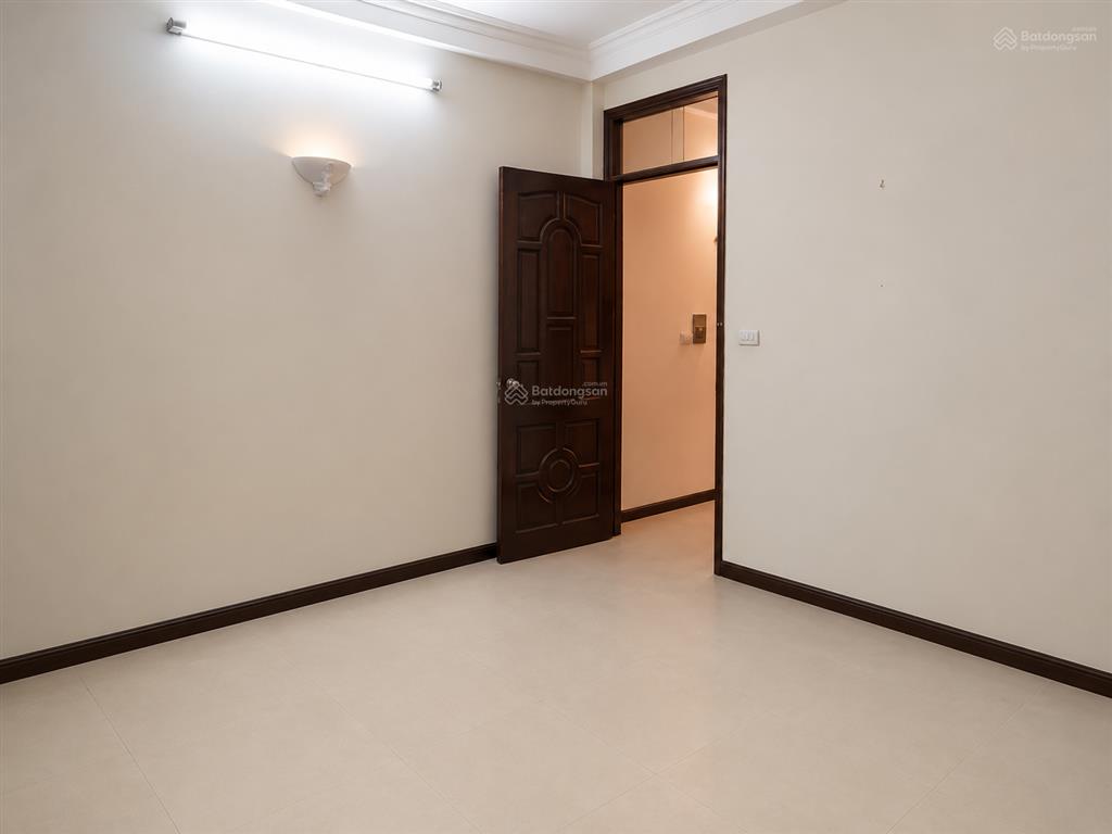 Bán nhà phố nguyễn ngọc vũ 66m x 5 tầng mt 4.2m view công viên k/d vỉa hè ô tô tránh 32 tỷ