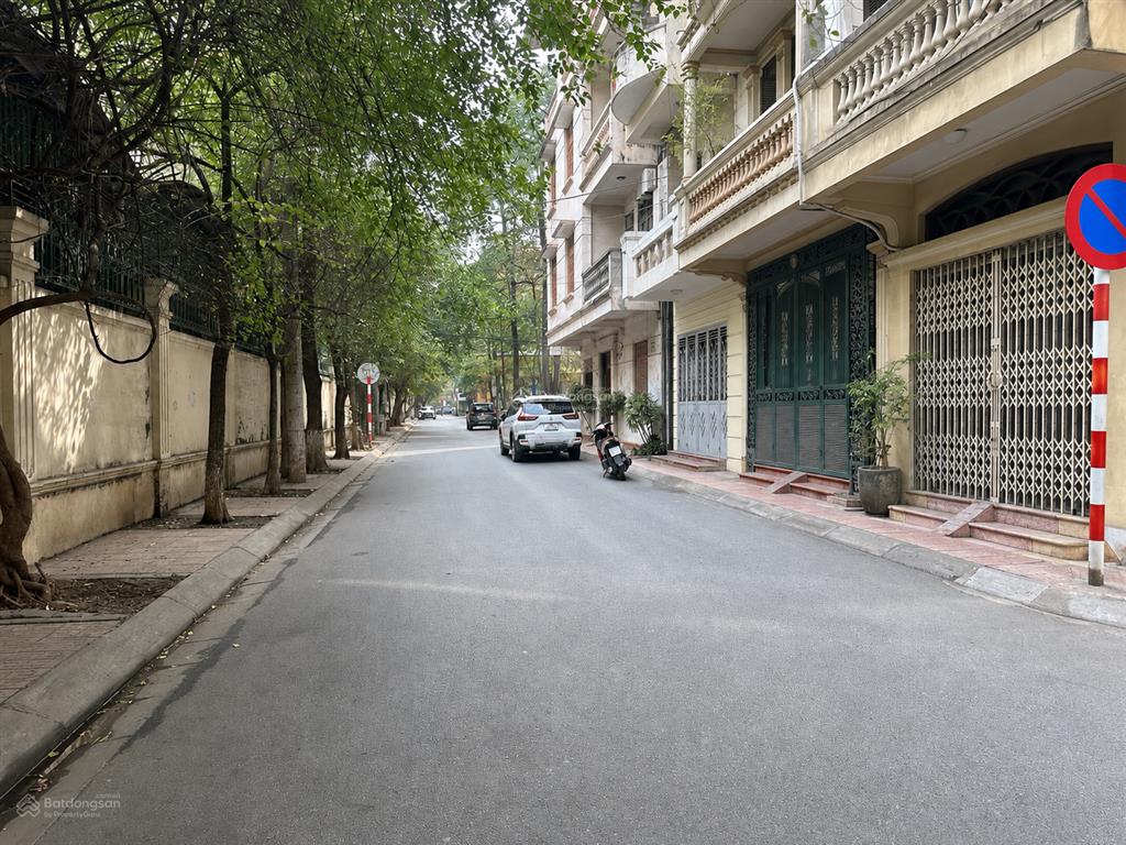 Bán nhà phân lô phố khuất duy tiến 51m 5 tầng mt 4.2m ô tô tránh  kd giá 26 tỷ