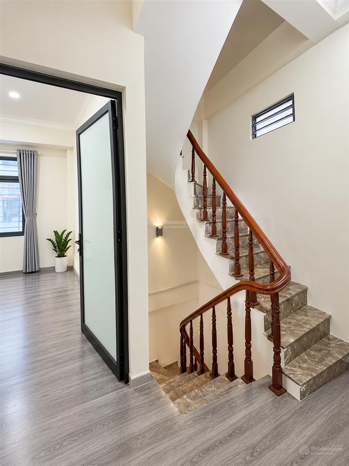Bán nhà phố khuất duy tiến 60 x 4 tầng mt 5,3m ô tô tránh k/d siêu thị mini 20,5 tỷ