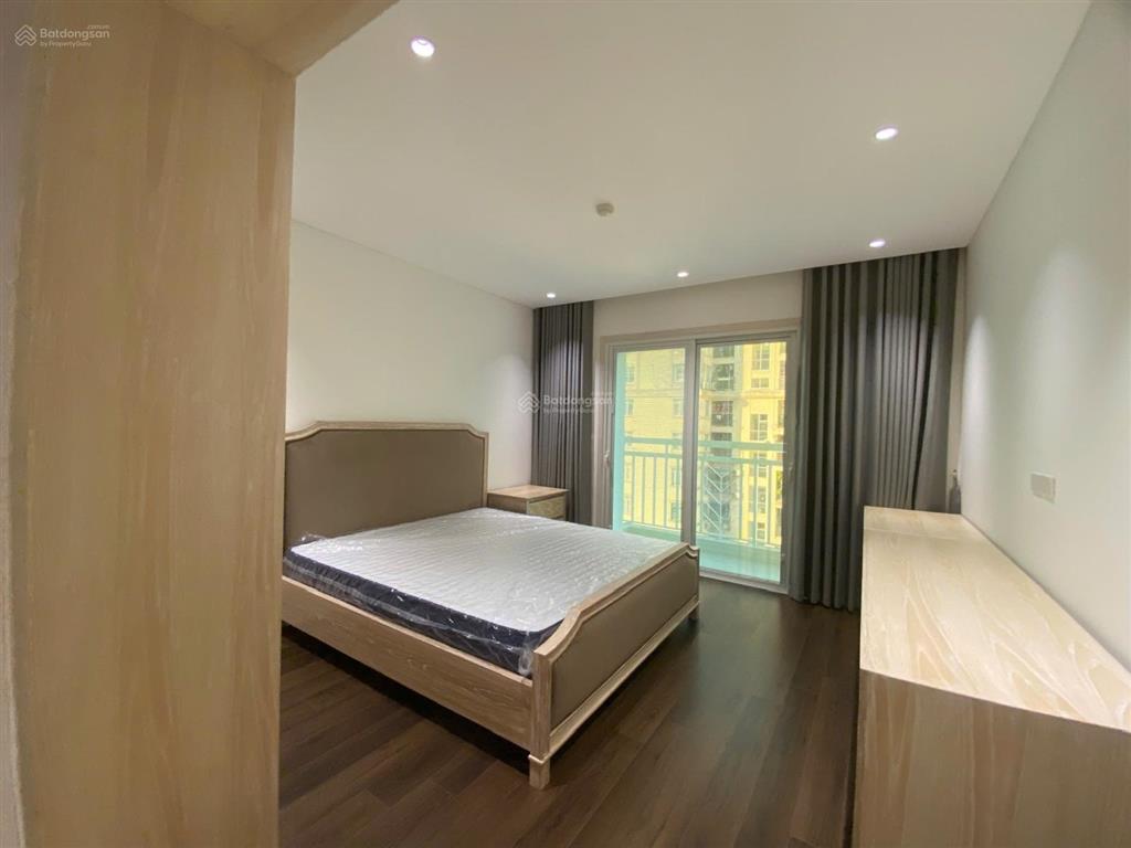 Chính chủ bán căn hộ cao cấp ciputra view tây hồ, hà nội 3pn, dt 148m²
