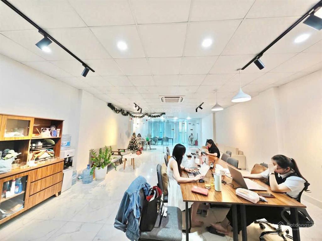 Cho thuê sàn văn phòng nguyễn xiển 150m2 16tr điện nước giá nhà nước bãi để xe rộng