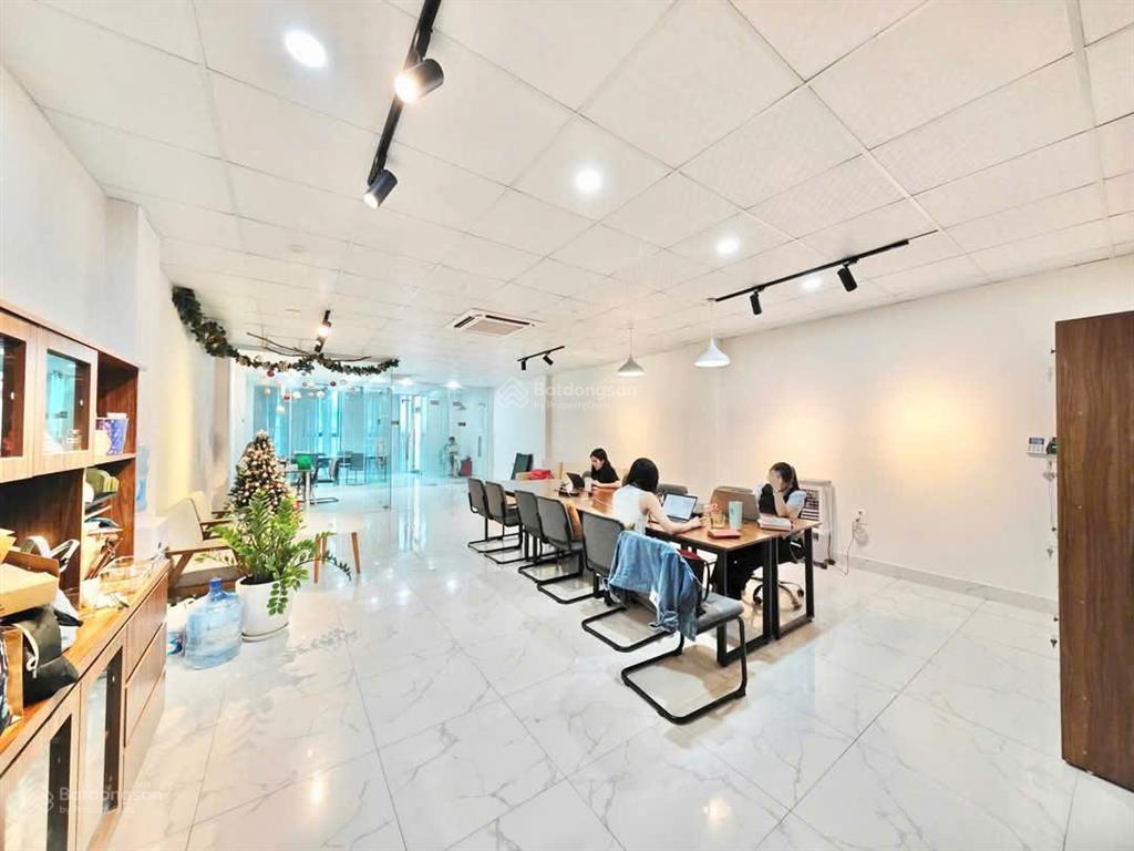 Cho thuê sàn văn phòng nguyễn xiển 150m2 16tr điện nước giá nhà nước bãi để xe rộng