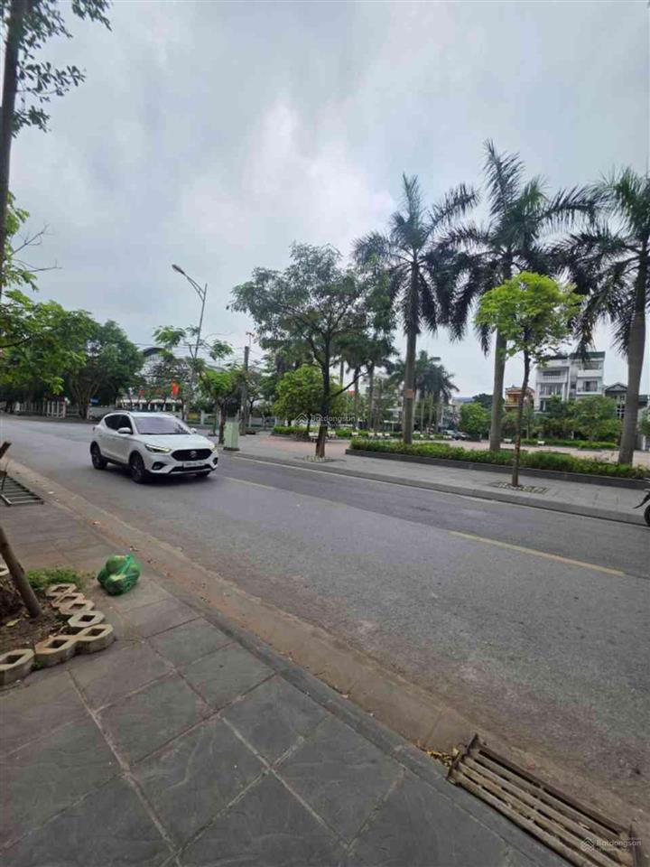Bán đất mặt phố thanh am, việt hưng, 80m, mt 8m, giá 22.5 tỷ. kinh doanh sầm uất, view công viên