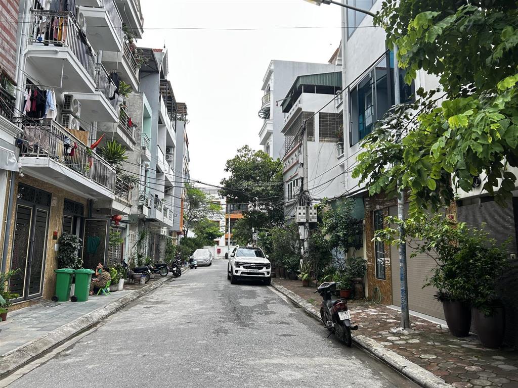 Hiếm! đất tđc ngọc thụy 80m, mt 6,2m  vỉa hè ô tô tránh  24 tỷ