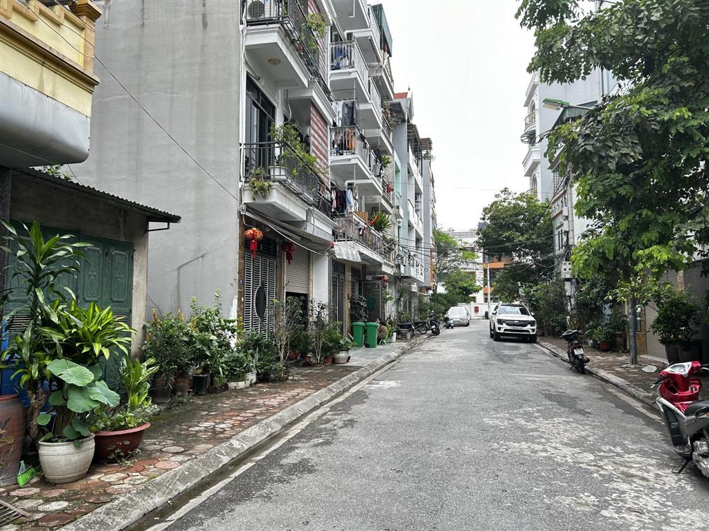 Hiếm! đất tđc ngọc thụy 80m, mt 6,2m  vỉa hè ô tô tránh  24 tỷ