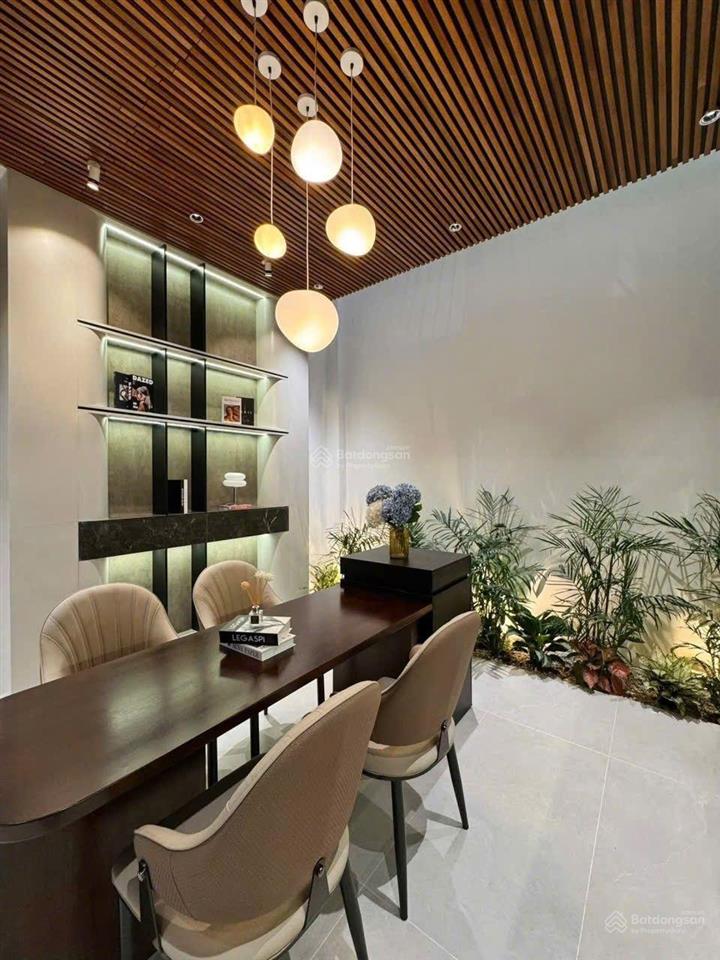 Nhà đẹp 3 tầng mới toanh kt hiện đại  k điện biên phủ đanang thông thái thị bôi giá chi 5t4