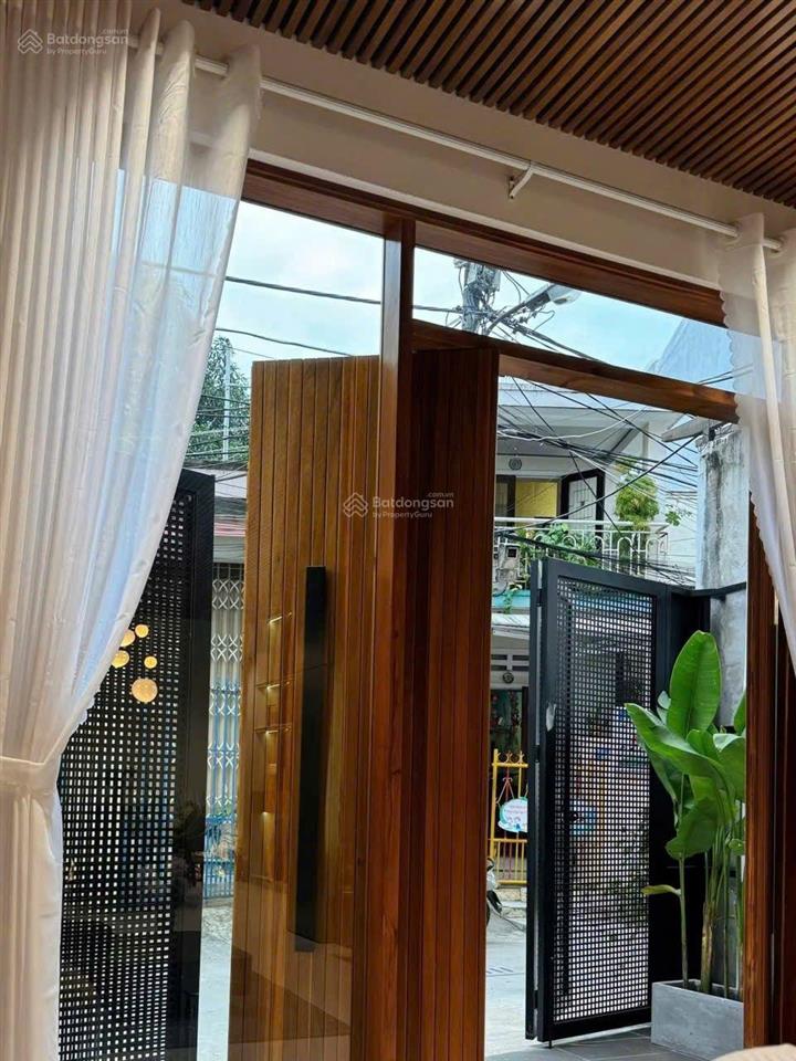 Nhà đẹp 3 tầng mới toanh kt hiện đại  k điện biên phủ đanang thông thái thị bôi giá chi 5t4
