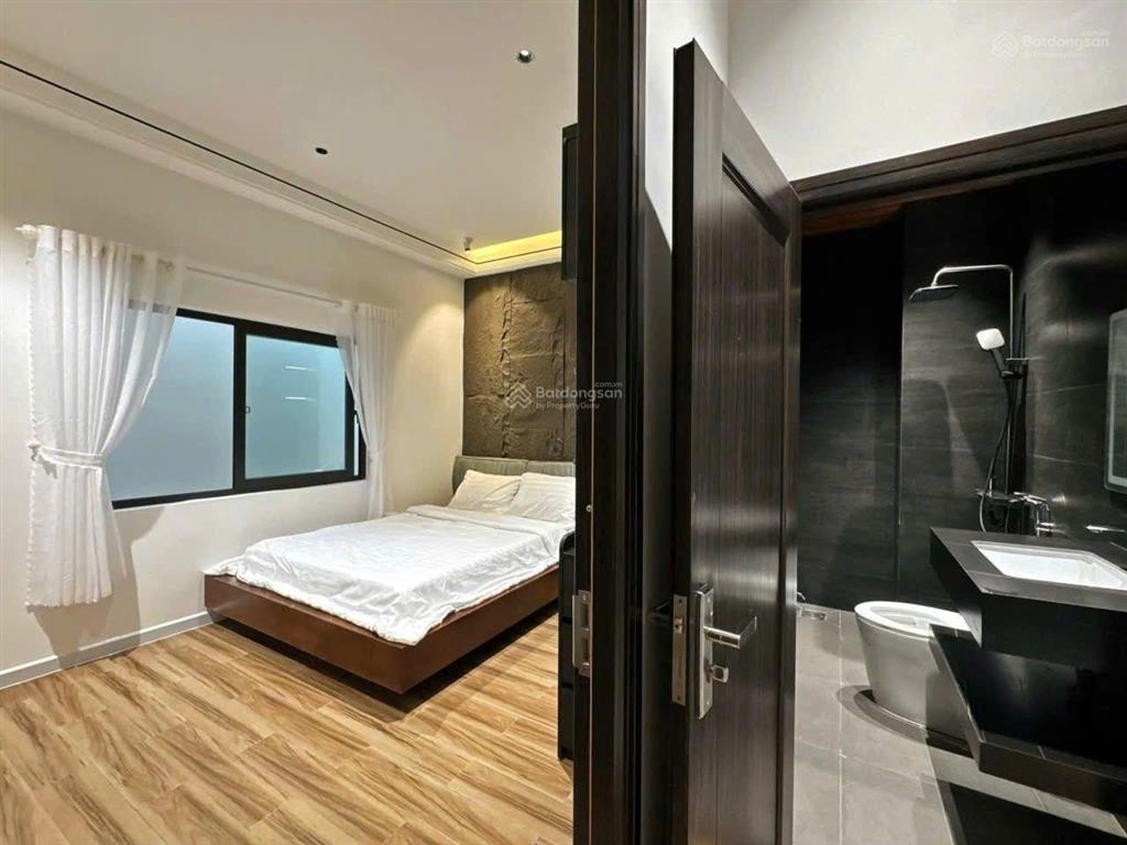 Nhà đẹp 3 tầng mới toanh kt hiện đại  k điện biên phủ đanang thông thái thị bôi giá chi 5t4