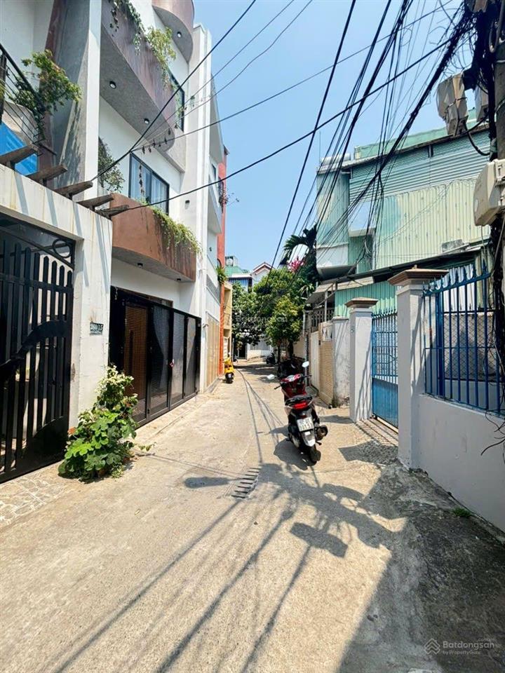 Nhà đẹp 3 tầng mới toanh kt hiện đại  k điện biên phủ đanang thông thái thị bôi giá chi 5t4