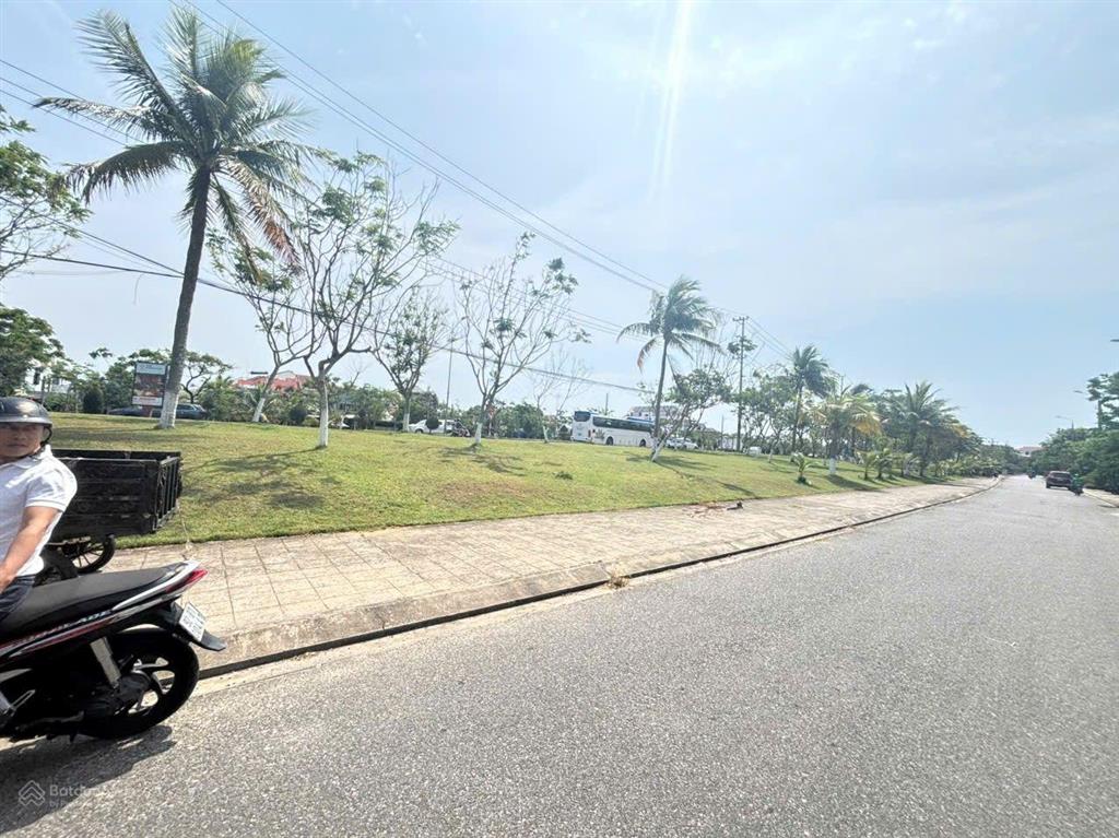 Làng chài biển an bàng tp hôian  laclongquan  đất xây vila khách sạn  233m ngan 7m gia chi 9t8
