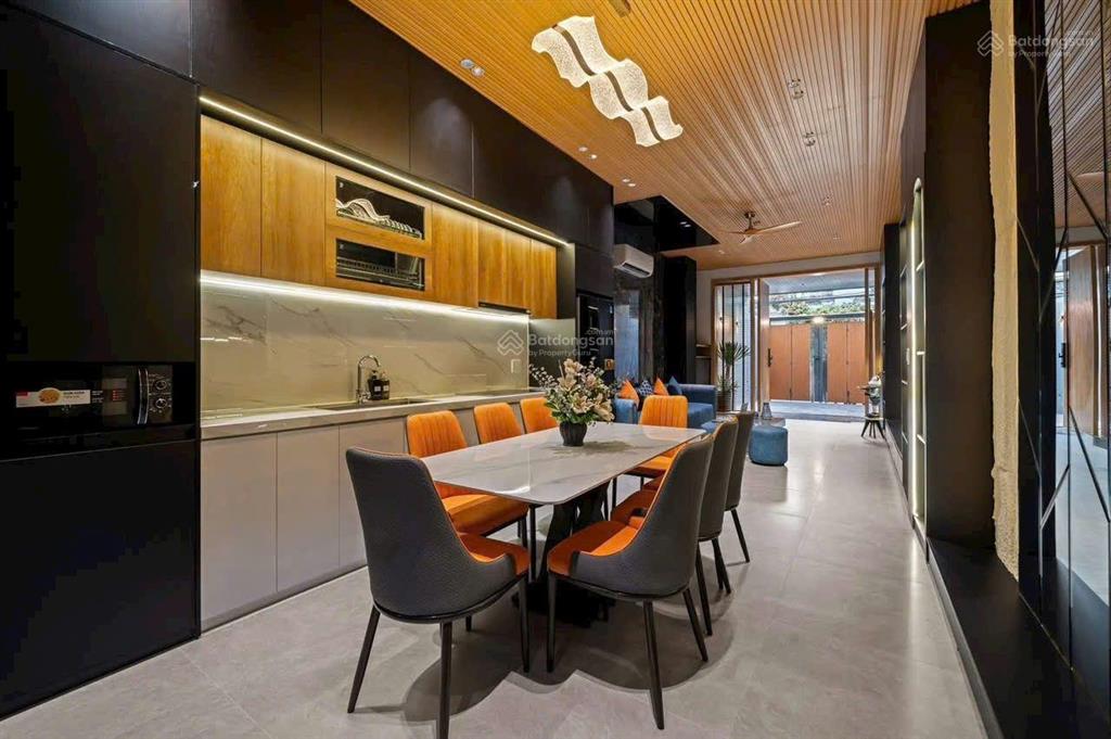 Villa mt phạm quang ảnh  sơn trà  đà nẵng 120m dtien 65tr/thang gồm 4tang 68pn giá chi 17t8