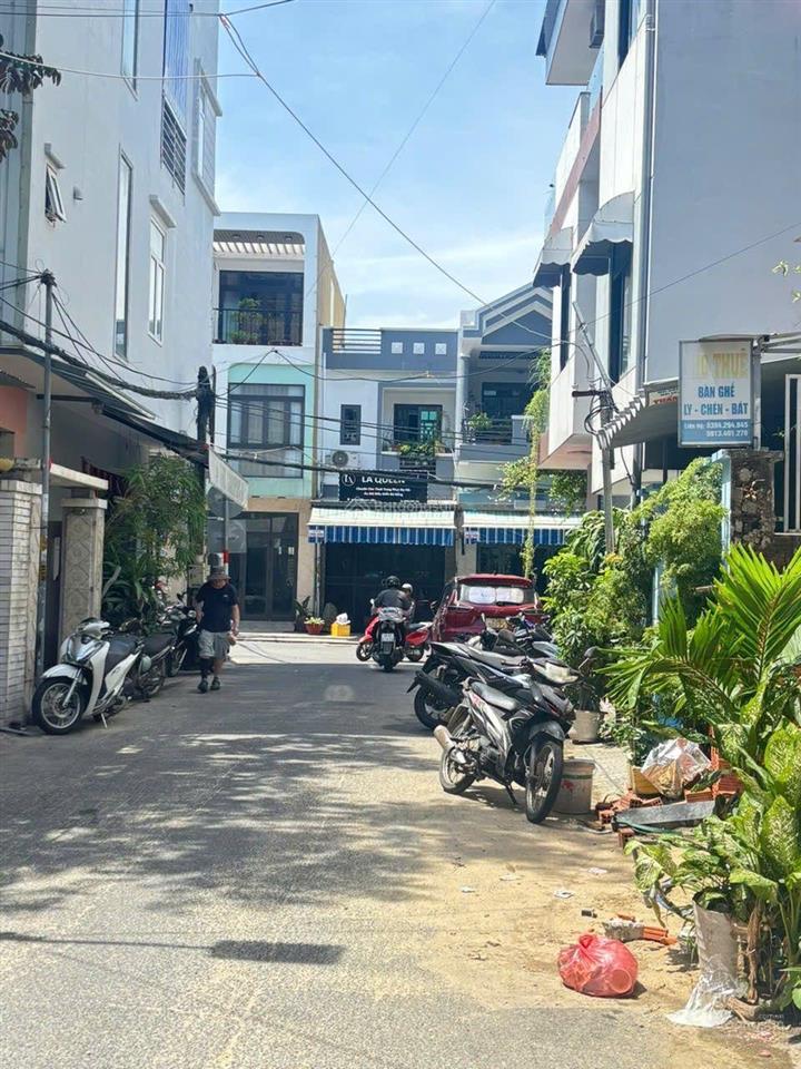 Villa mt phạm quang ảnh  sơn trà  đà nẵng 120m dtien 65tr/thang gồm 4tang 68pn giá chi 17t8
