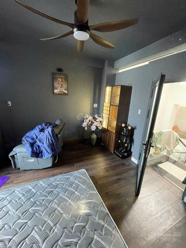 Bán nhà đường 24b tên lửa bình tân.
dt 4x20 4 tầng, giá 10,x tỉ